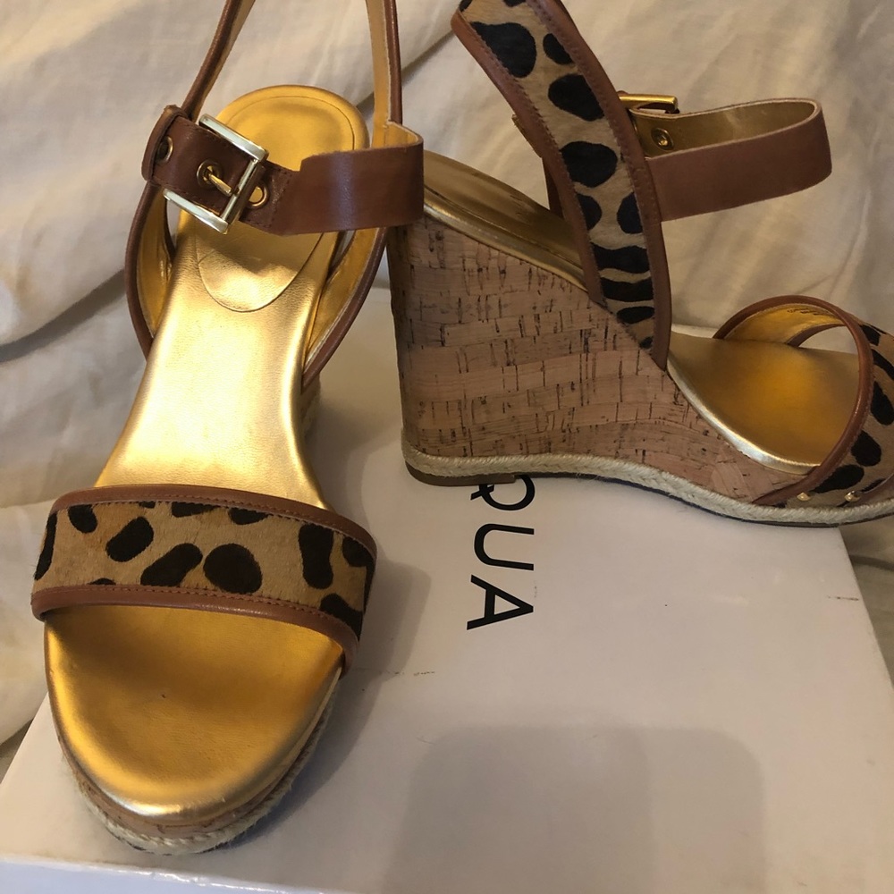Aqua Leopard Aqcape Wedge Sandal 9.5M